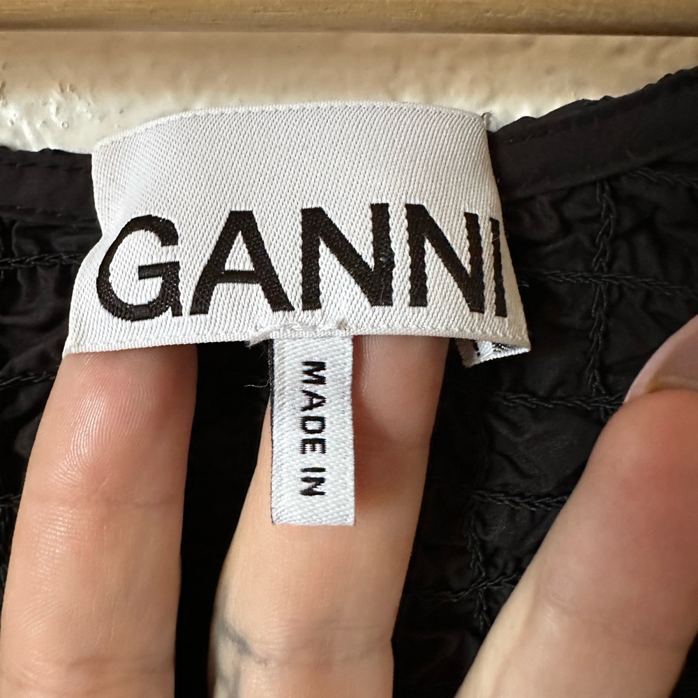 Ganni Cotton Poplin O Neck Smocked Cropped Tee in Black - Size 44 XL - Picture 5 of 10